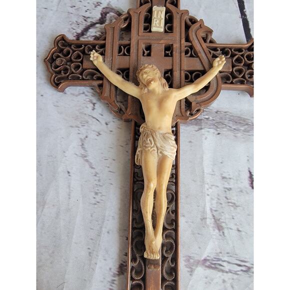 Vintage Plastic 8in Ornate Wall Crucifix Consolidated Molded Products USA - Picture 3 of 6